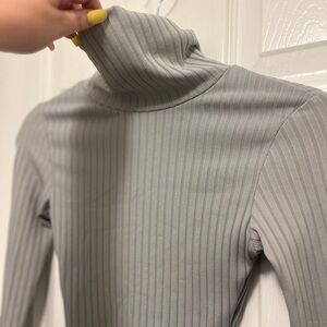 PLT turtle neck
